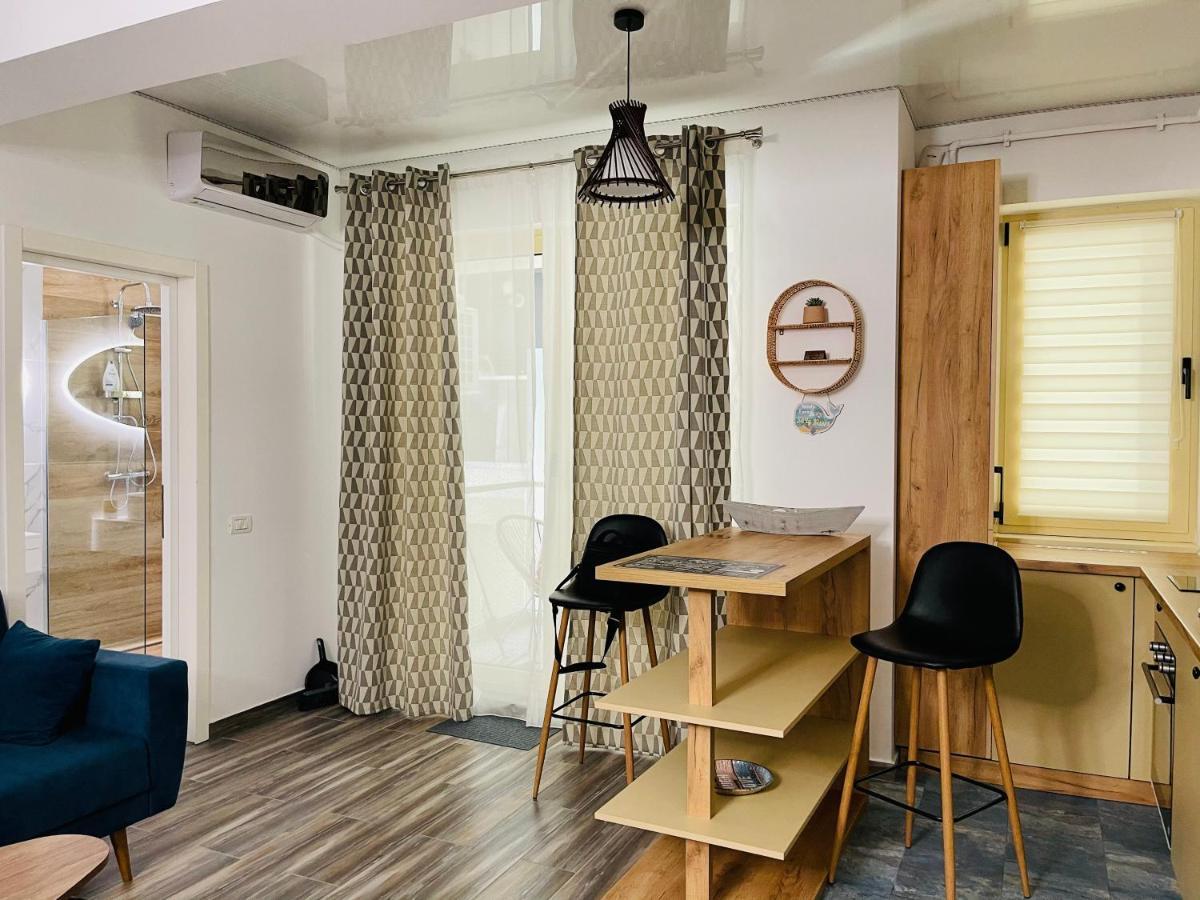 Luxury Studio - Maison 103 - Stefan Building Complex Leilighet Năvodari Eksteriør bilde